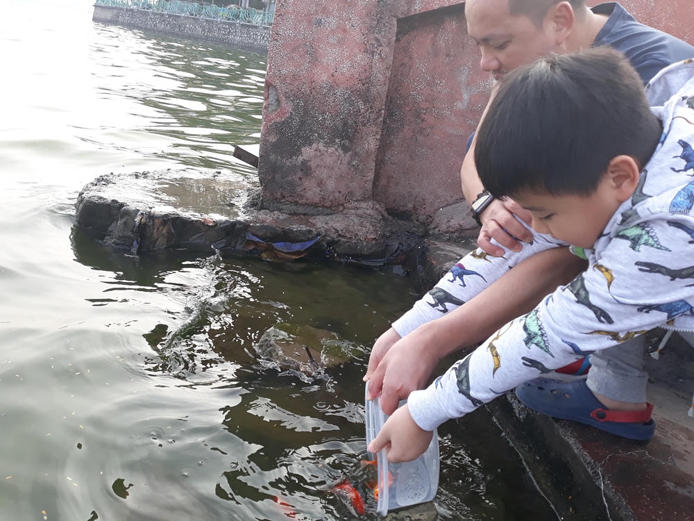 “Đừng để ông Táo mang rác lên chầu”